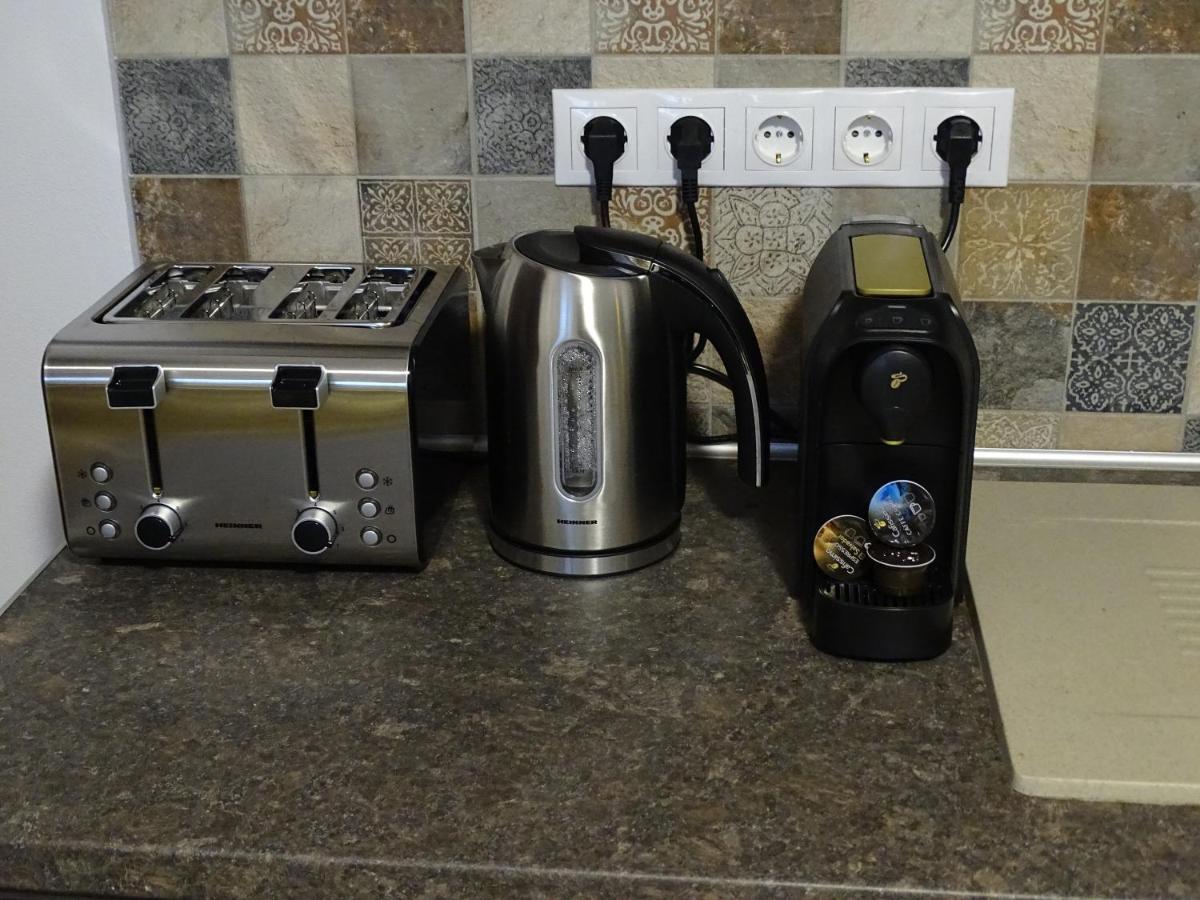 Ole Apartment - Get Your Energy For Free! Coffee And Tea On The House ティミショアラ エクステリア 写真